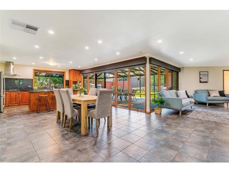 33 Borodino Court, Greenwith SA 5125