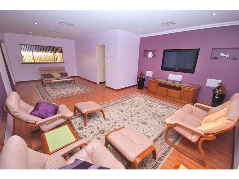 16 Garnet Drive, Salisbury East SA 5109