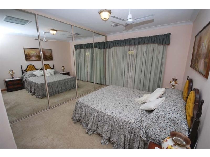 16 Garnet Drive, Salisbury East SA 5109