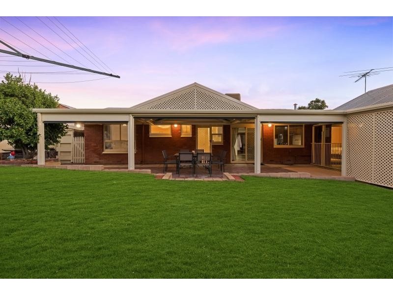 4 Selangor Avenue, Fairview Park SA 5126