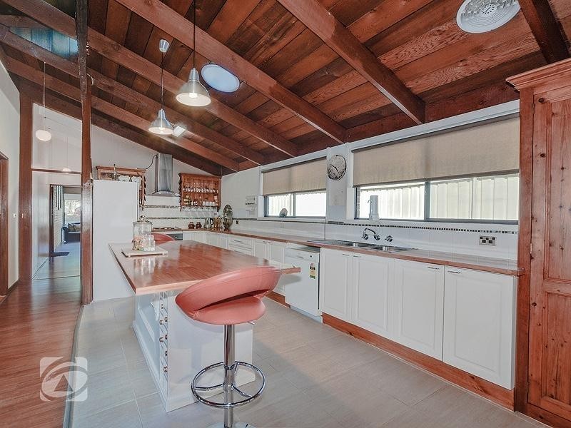 1 Nunyah Drive, Banksia Park SA 5091