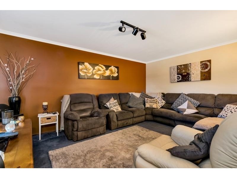 9 Moir Street, Smithfield SA 5114