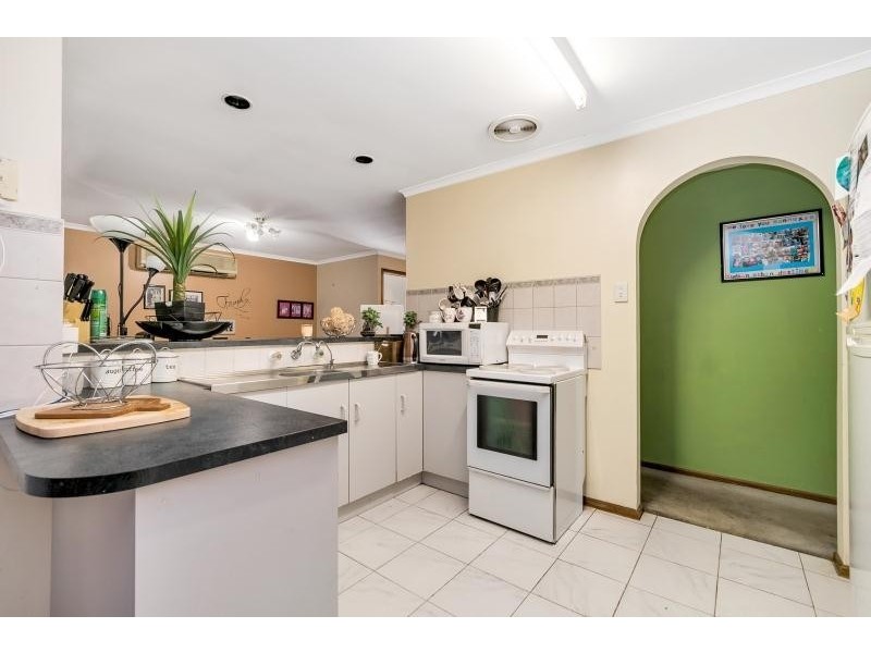 9 Moir Street, Smithfield SA 5114