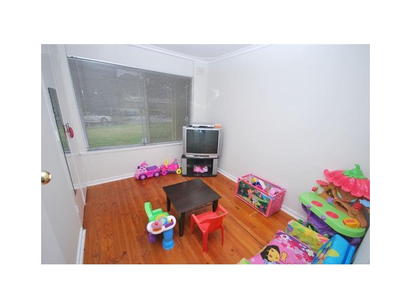 17 Landy Avenue, Gulfview Heights SA 5096