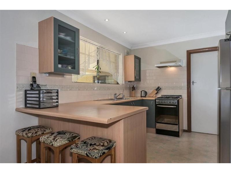 16 Morris Drive, Valley View SA 5093