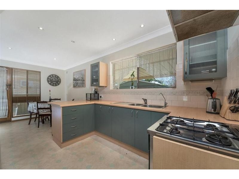 16 Morris Drive, Valley View SA 5093