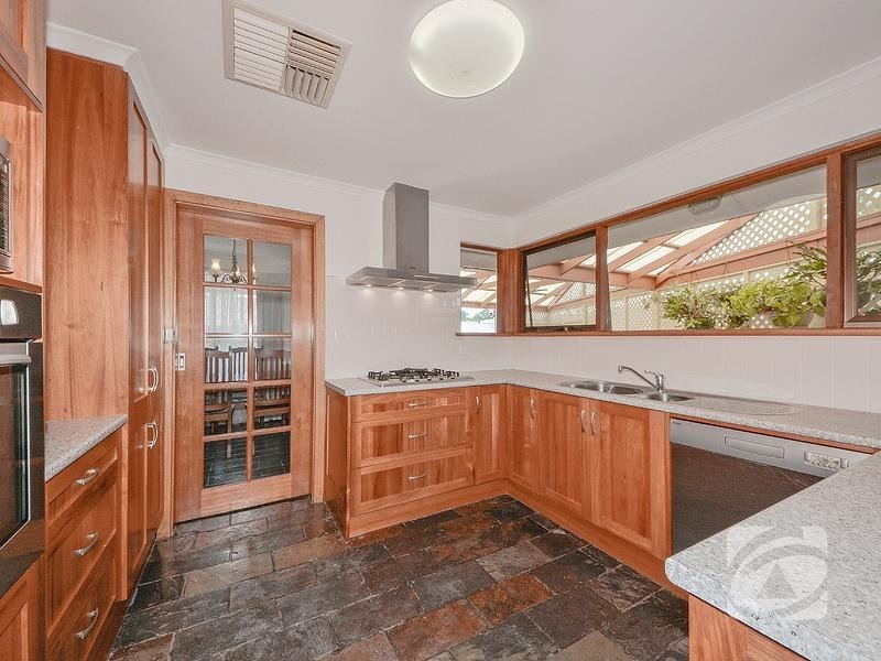 13 Donaldson Drive, Paradise SA 5075