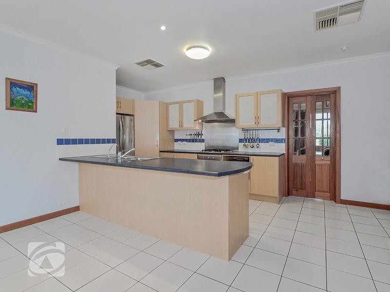 31 Minnamurra Drive, Redwood Park SA 5097