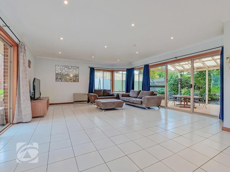 31 Minnamurra Drive, Redwood Park SA 5097