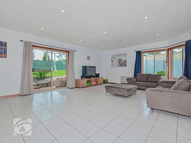 31 Minnamurra Drive, Redwood Park SA 5097