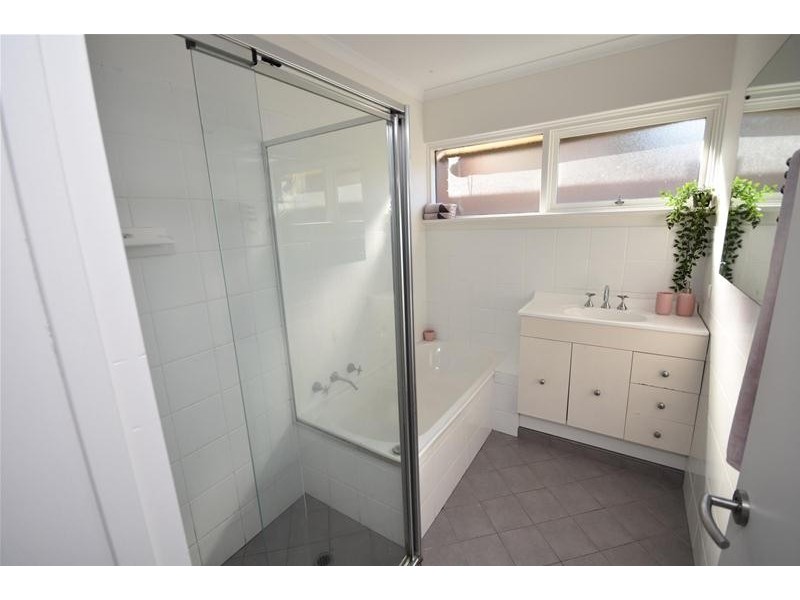 10 Cottenham Road, Banksia Park SA 5091