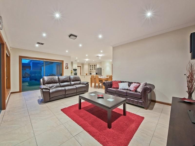 14 Azores Court, Mawson Lakes SA 5095