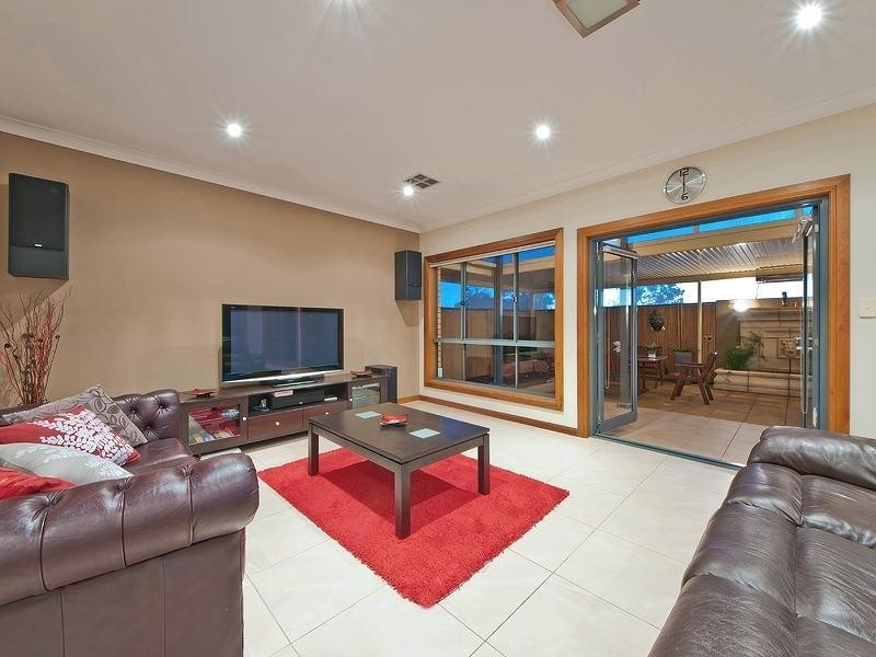 14 Azores Court, Mawson Lakes SA 5095