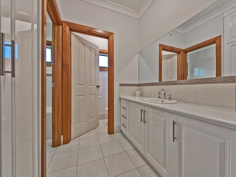 14 Azores Court, Mawson Lakes SA 5095