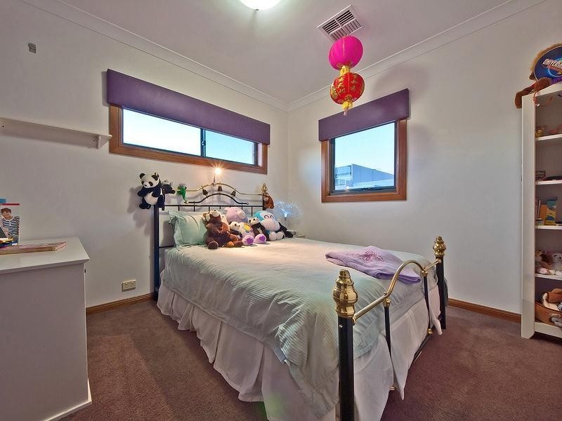 14 Azores Court, Mawson Lakes SA 5095