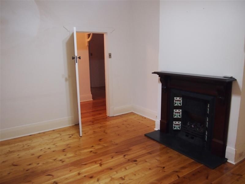 52 Oval Avenue, Woodville South SA 5011