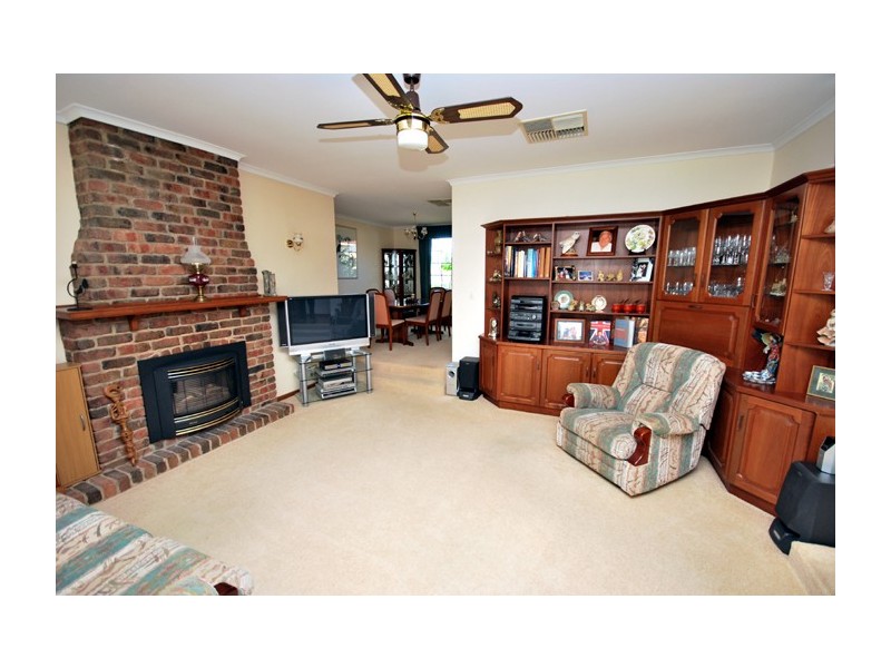 16 Cockatoo Street, Modbury Heights SA 5092