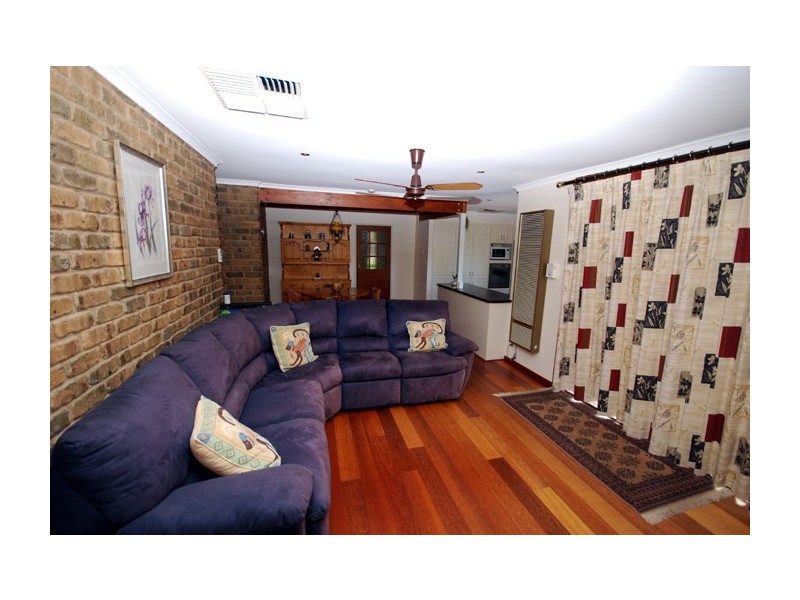 16 Cockatoo Street, Modbury Heights SA 5092