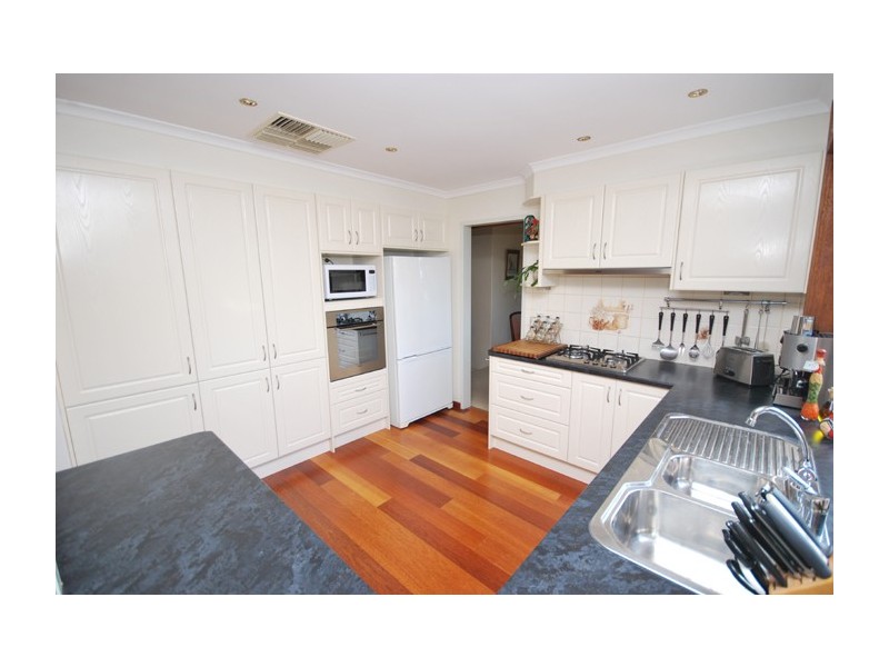 16 Cockatoo Street, Modbury Heights SA 5092