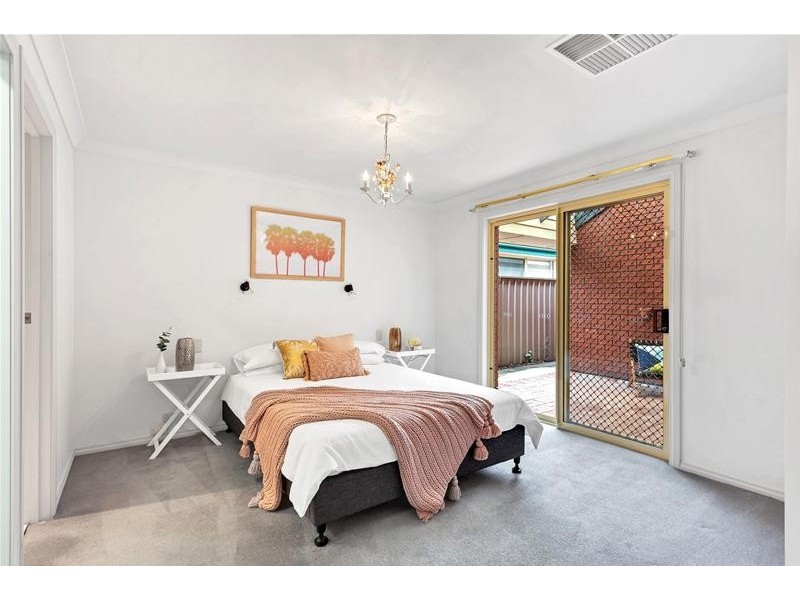 15 Attingham Crescent, Oakden SA 5086