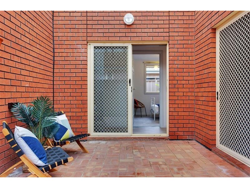 15 Attingham Crescent, Oakden SA 5086