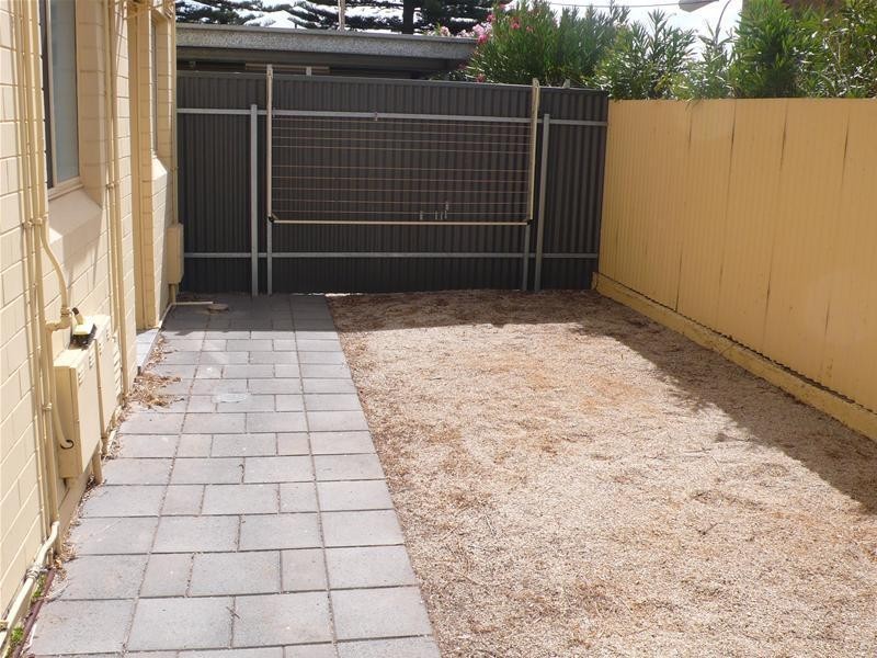 2/205 Lady Gowrie Drive, Largs Bay SA 5016