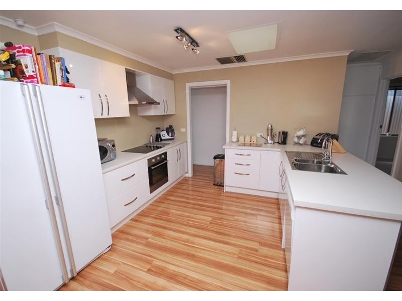 3 Guildford Close, Salisbury Heights SA 5109