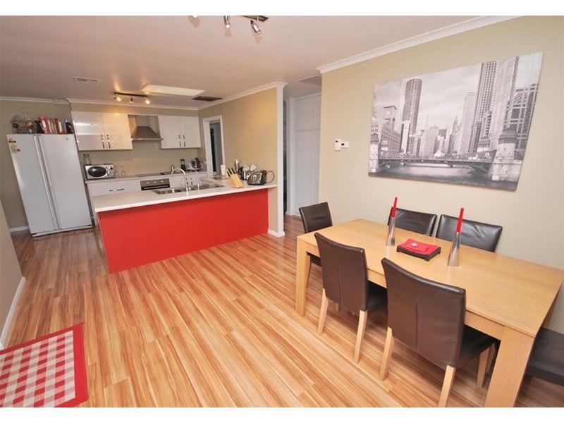 3 Guildford Close, Salisbury Heights SA 5109