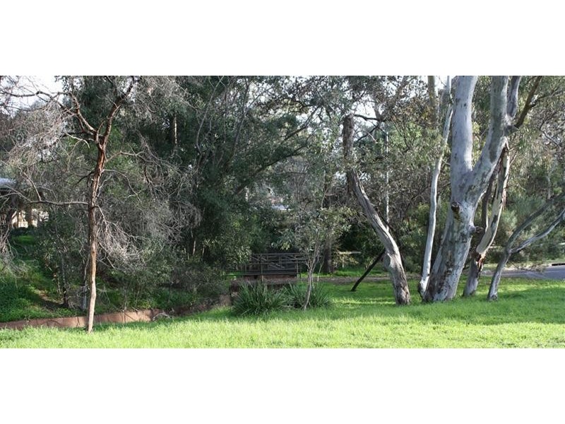 4 Lincoln Drive, Redwood Park SA 5097