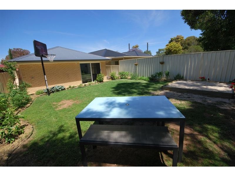 14 Dunedin Avenue, Hillcrest SA 5086