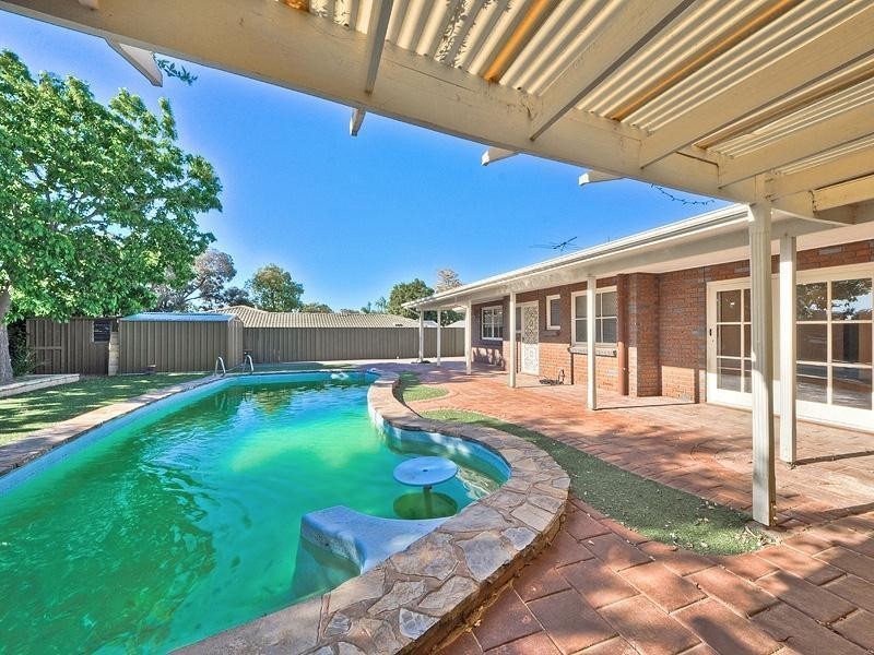 16 La Perouse Crescent, Fairview Park SA 5126