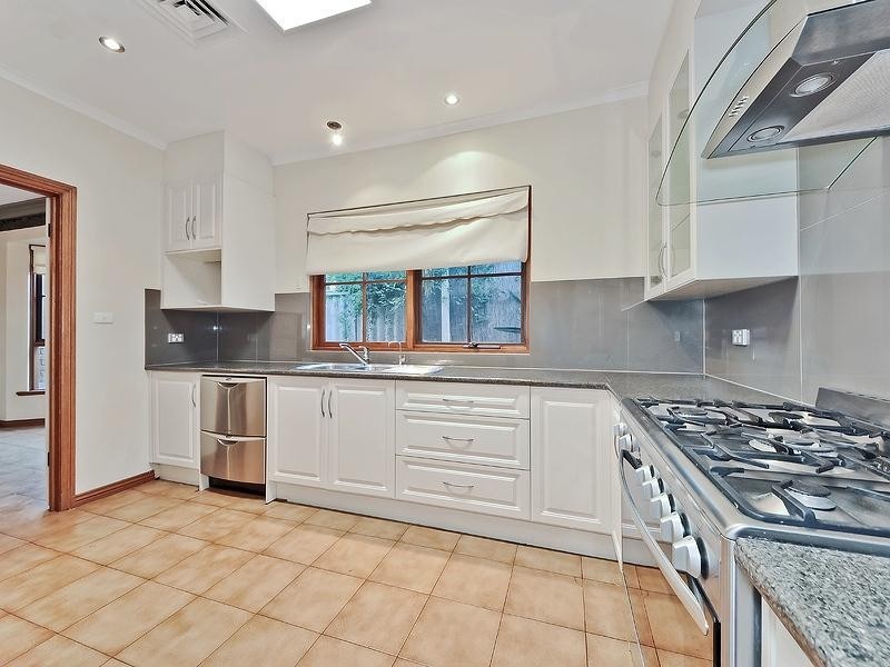 16 La Perouse Crescent, Fairview Park SA 5126