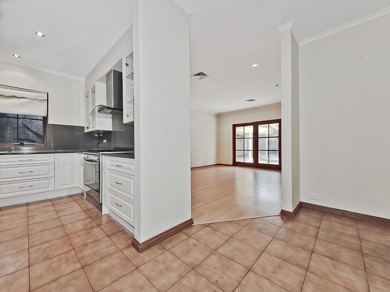 16 La Perouse Crescent, Fairview Park SA 5126