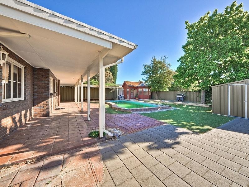 16 La Perouse Crescent, Fairview Park SA 5126