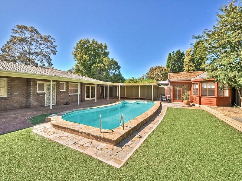 16 La Perouse Crescent, Fairview Park SA 5126