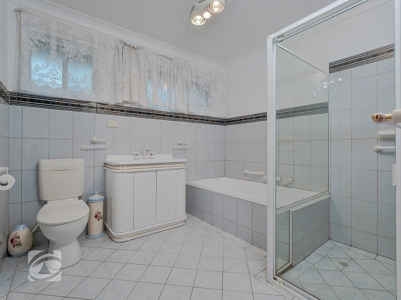 4/4 Sunnyview Crescent, Ridgehaven SA 5097