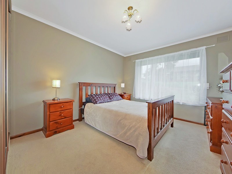 27 Edinburgh Road, Modbury SA 5092