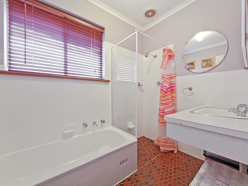 27 Edinburgh Road, Modbury SA 5092