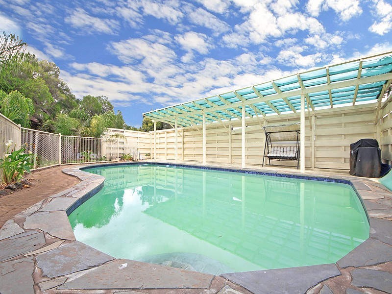 27 Edinburgh Road, Modbury SA 5092