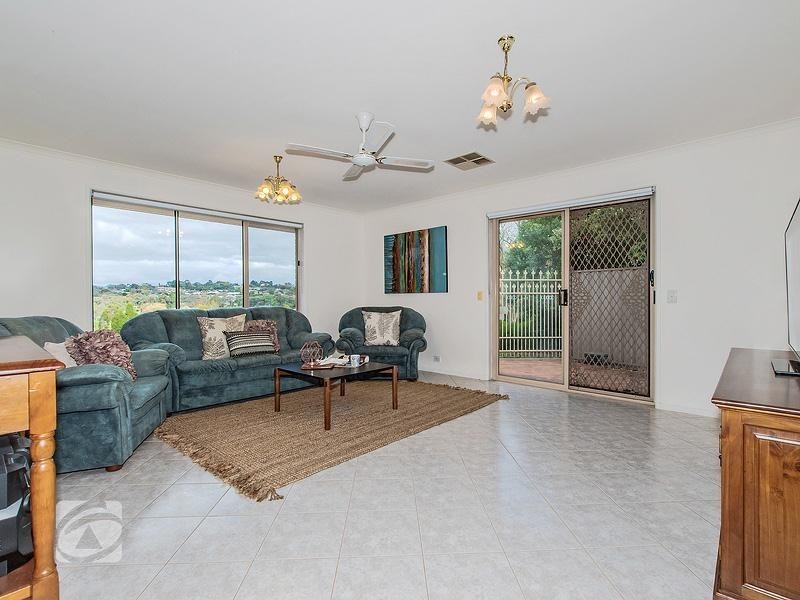 1 Bates Court, Greenwith SA 5125