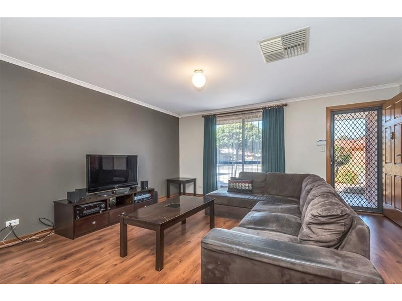 15 Deacon Court, Paralowie SA 5108