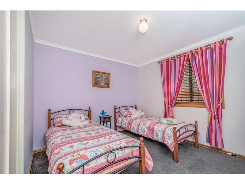 15 Deacon Court, Paralowie SA 5108