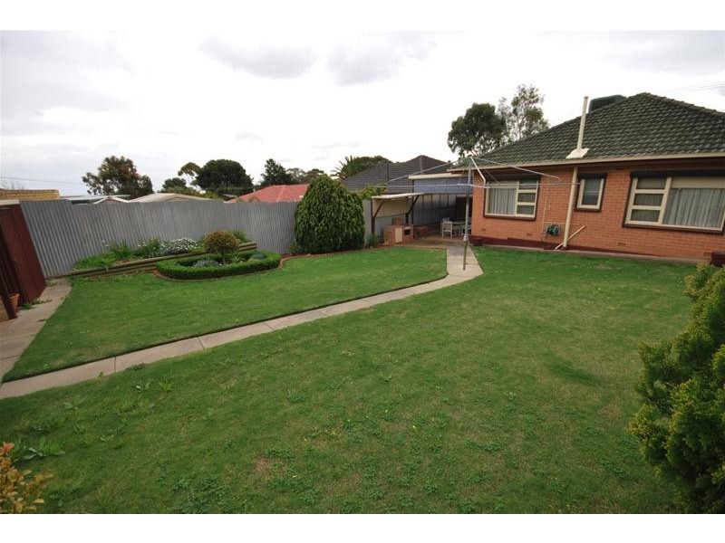 35 Rialto Avenue, Para Hills SA 5096