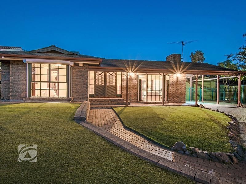 33 De Castella Avenue, Wynn Vale SA 5127