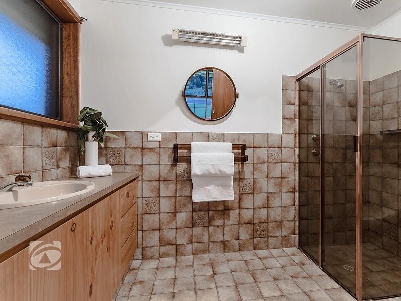 33 De Castella Avenue, Wynn Vale SA 5127