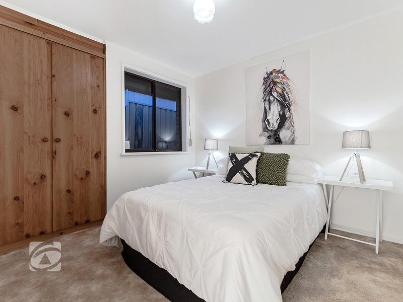 33 De Castella Avenue, Wynn Vale SA 5127