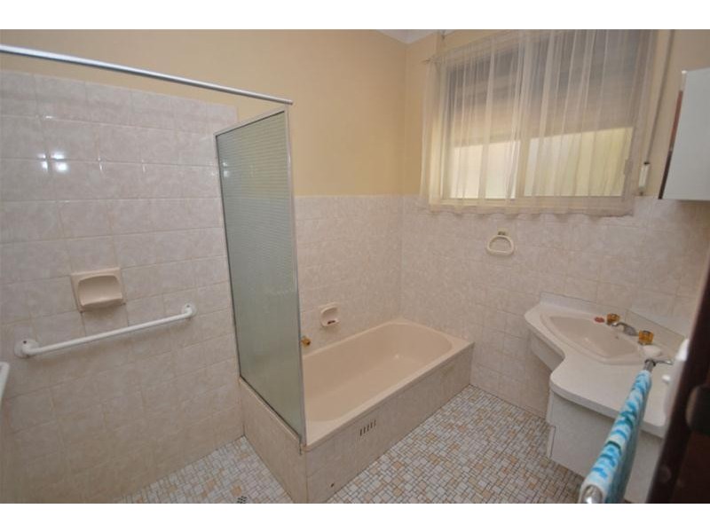 4 Crescent Court, Ridgehaven SA 5097