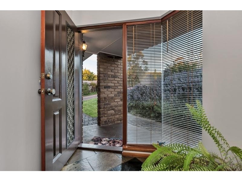 33 Vaucluse Drive, Happy Valley SA 5159