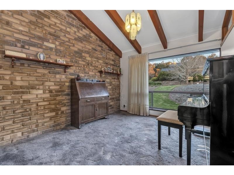 33 Vaucluse Drive, Happy Valley SA 5159