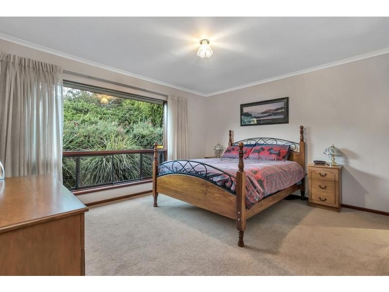 33 Vaucluse Drive, Happy Valley SA 5159